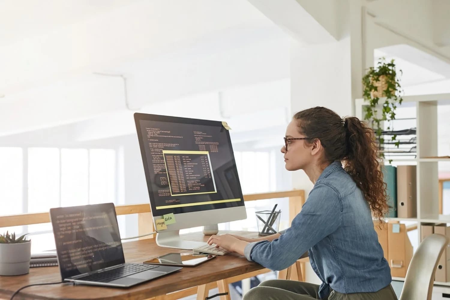 Programadora usando Props en Vue3