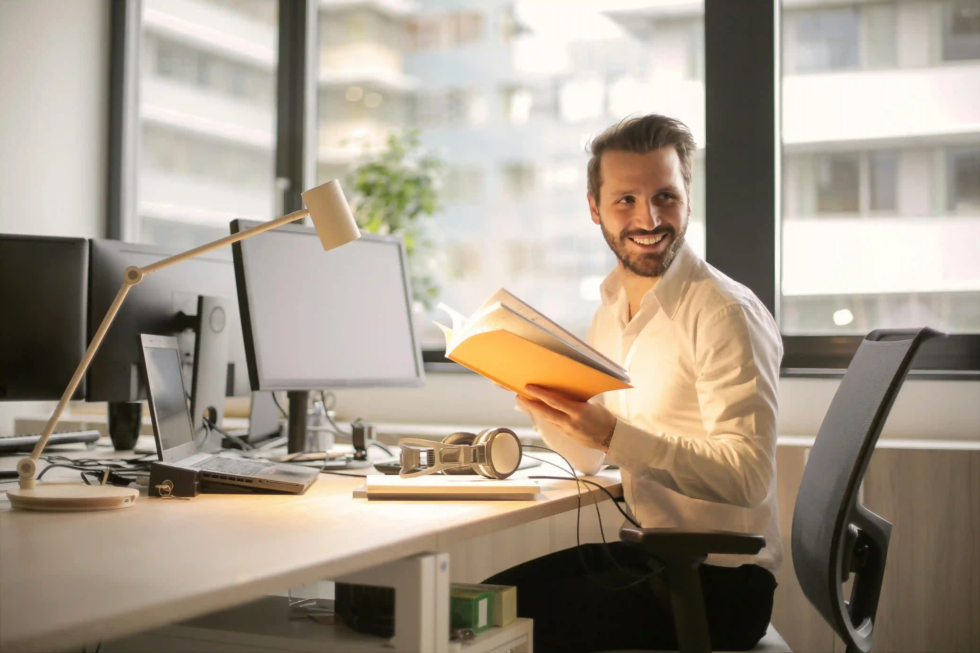 Trabajador aprendiendo Power Apps